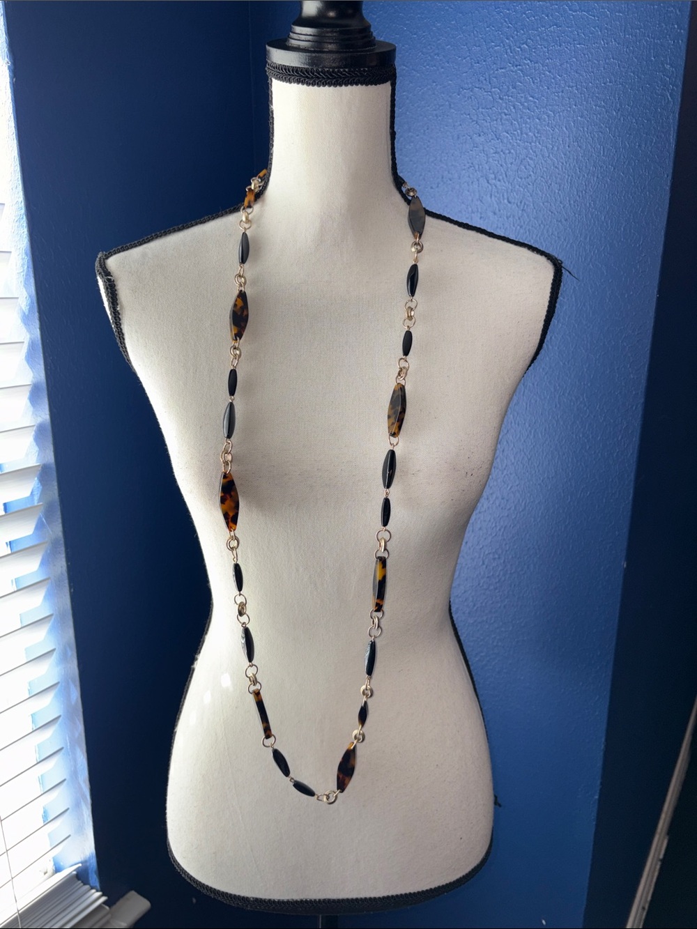 Chico’s Opera‑Length Gold & Tortoise Shell Bead Necklace • Hook Clasp • Vintage‑